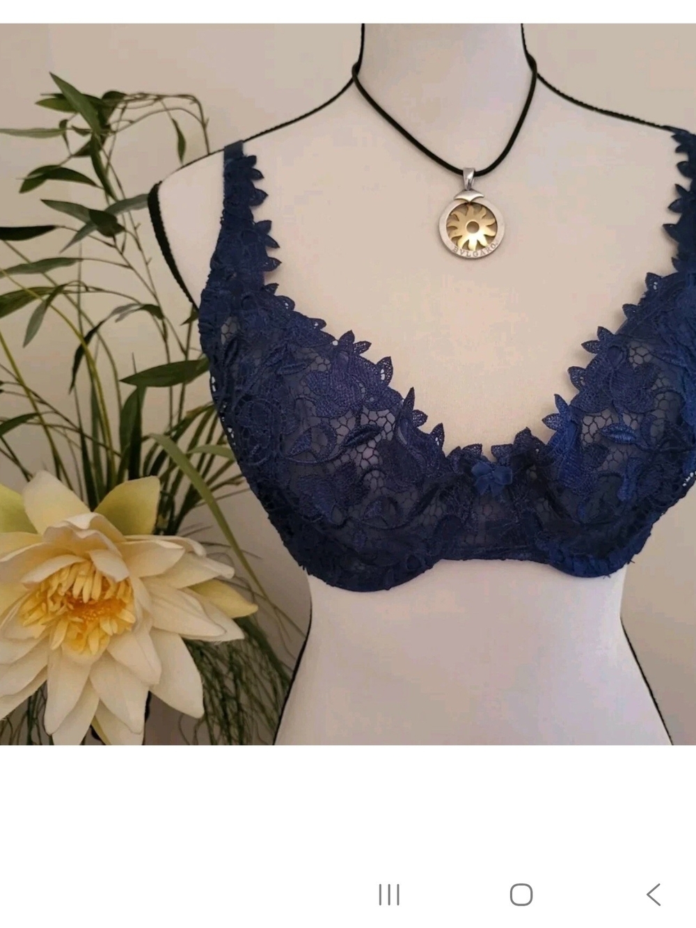 VICTORIA’S SECRET EXSLUSIVE EMBROIDERY BLUE Blalette BRA SIZE 38D NWOT